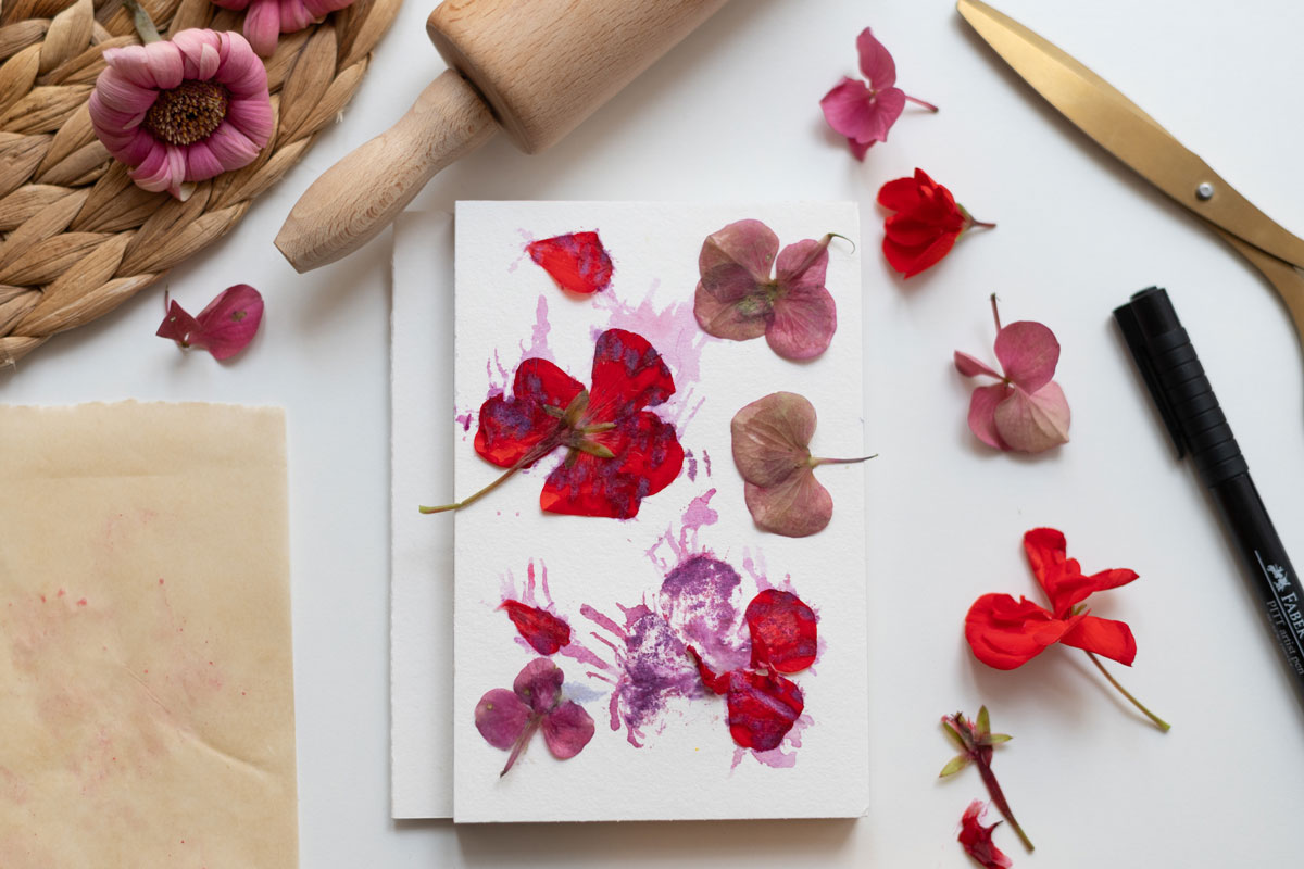 DIY: Flower Pounding Grusskarte | Ocker Studio