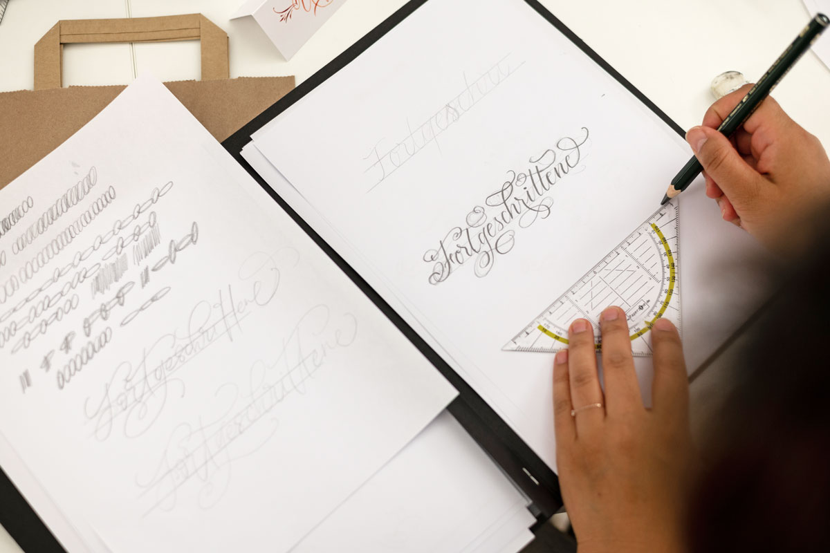 Kalligraphie Flourishing Workshop Wien | Ocker Studio
