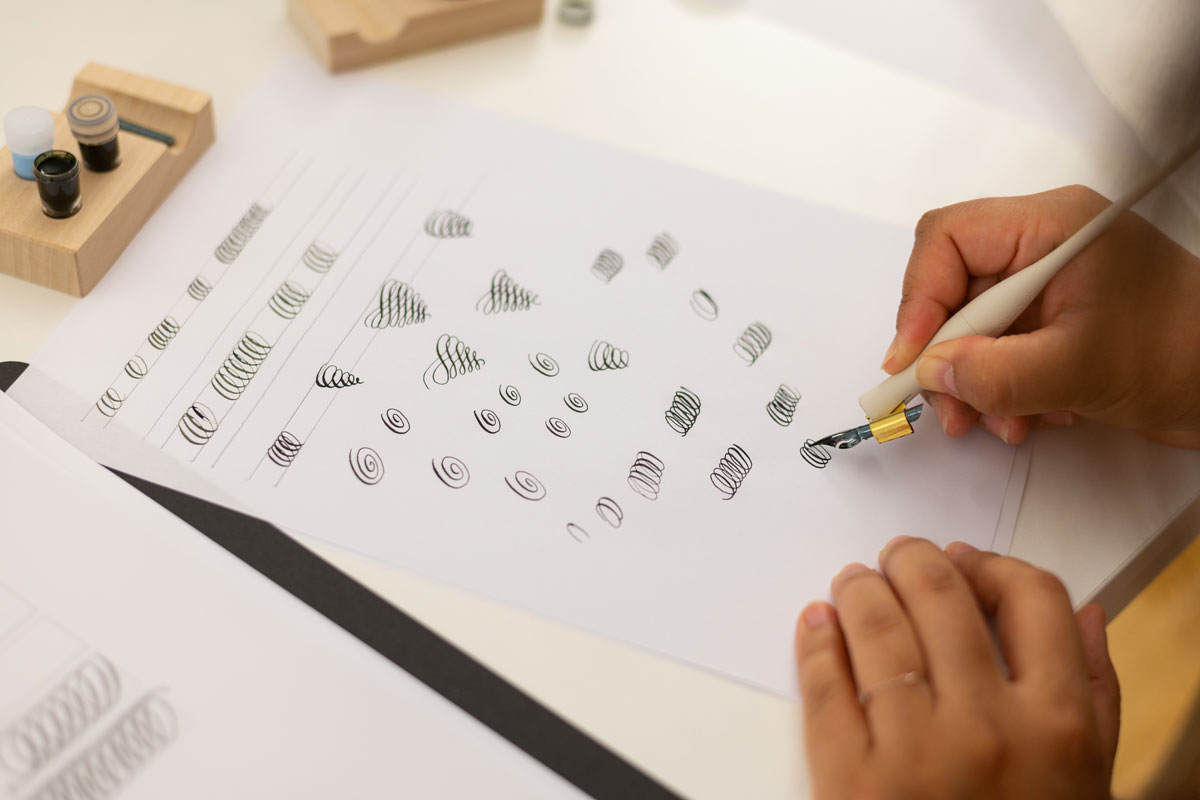 Schnörkelübungen Kalligraphie | Ocker Studio